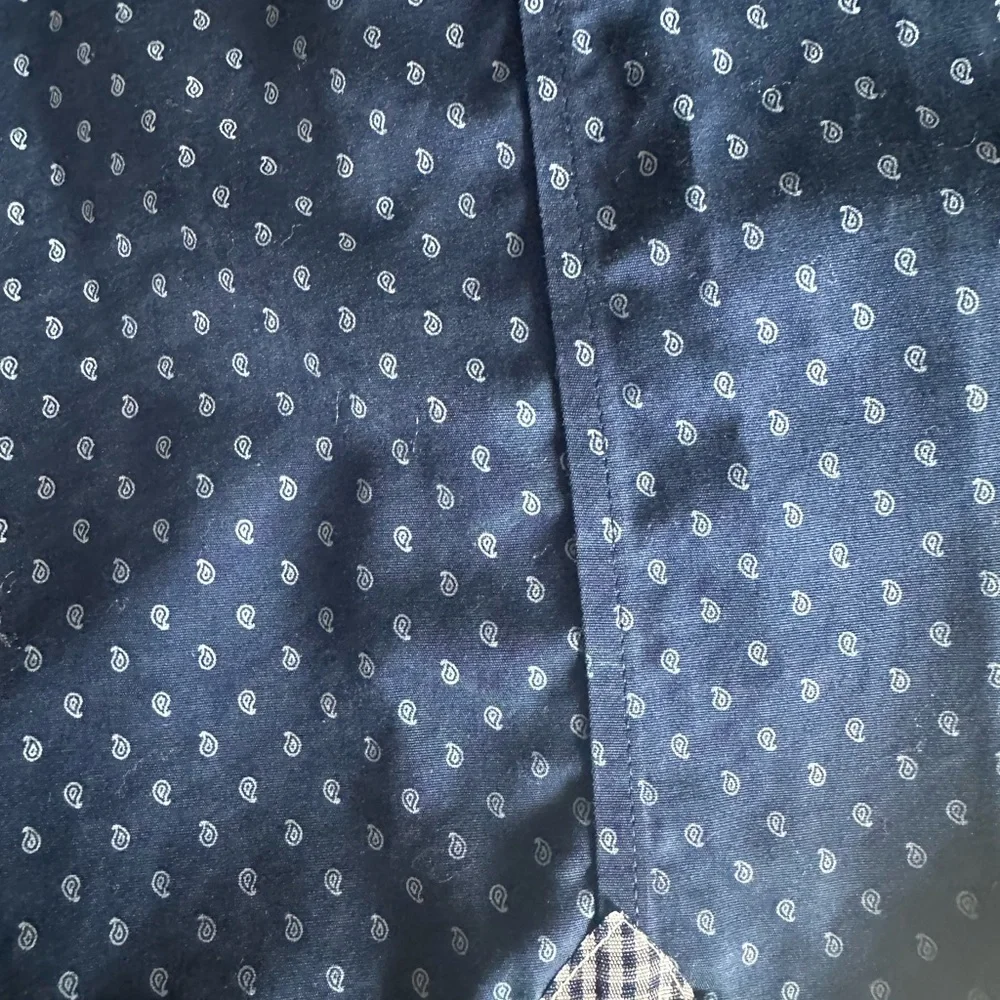 Banana Republic Navy/White Patterned Camden Fit Non Iron long sleeve size Small